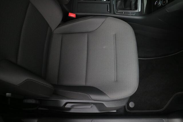 Volkswagen GOLF 1.0 TSI Comfortline | PDC | Stoelverwarming |