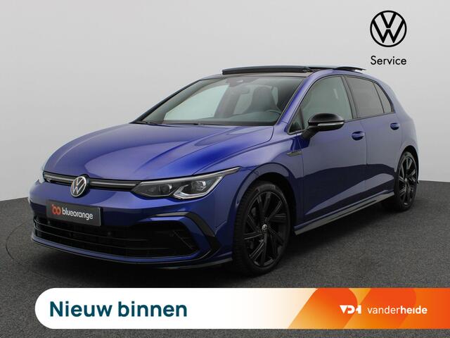 Volkswagen GOLF 1.5 eTSI R-Line Business 130PK DSG Matrix-LED Verlichting, Pano-Schuifdak, Black Style, 3-zone Clima, Stoel-Stuurverwarming, Navi, 18" LM Velgen, Adaptieve Cruise Control, Achteruitrijcamera,