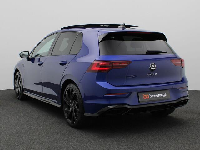 Volkswagen GOLF 1.5 eTSI R-Line Business 130PK DSG Matrix-LED Verlichting, Pano-Schuifdak, Black Style, 3-zone Clima, Stoel-Stuurverwarming, Navi, 18" LM Velgen, Adaptieve Cruise Control, Achteruitrijcamera,