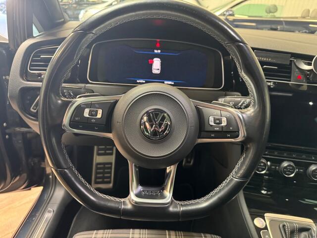 Volkswagen GOLF 2.0 TDI GTD / PANO / Virtual Cockpit / Camera / ACC /