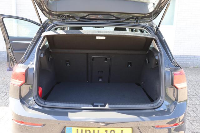 Volkswagen GOLF 1.0 eTSI Life Business