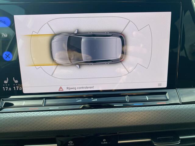 Volkswagen GOLF 1.5 eTSI Style Camera Trekhaak Apple Carplay Standkachel Headup 17inch Navigatie