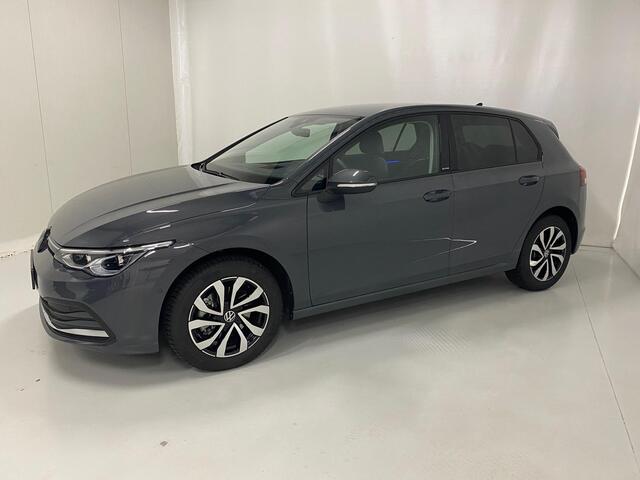 Volkswagen GOLF 1.5 eTSI Style Camera Trekhaak Apple Carplay Standkachel Headup 17inch Navigatie