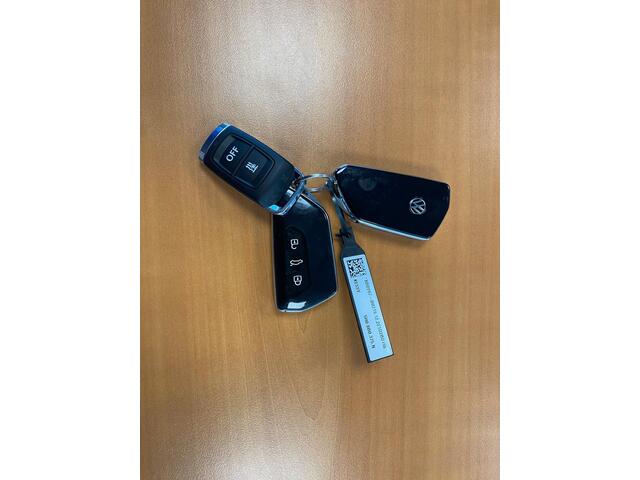 Volkswagen GOLF 1.5 eTSI Style Camera Trekhaak Apple Carplay Standkachel Headup 17inch Navigatie