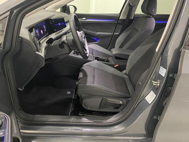 Volkswagen GOLF 1.5 eTSI Style Camera Trekhaak Apple Carplay Standkachel Headup 17inch Navigatie