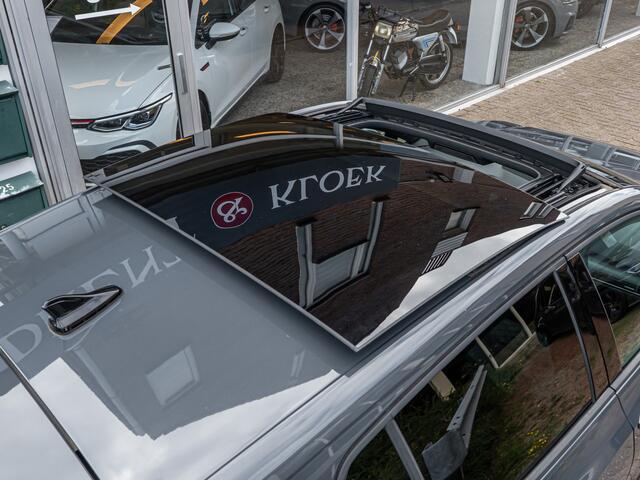 Volkswagen GOLF 1.5 TSI R-Line Business PANO IQ LIGHT MATRIX VIRTUAL DASBOARD LEDER ALCANTARA