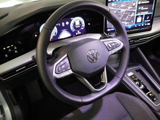 Volkswagen GOLF 1.5 eTSI Life Edition 150 PK DSG | Verlengde garantie | Panorama dak | Velours bekleding | Head up Display | Stoel- en stuurverwarming |