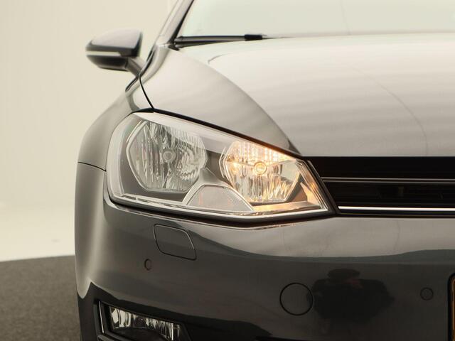 Volkswagen GOLF 1.2 TSi 110 Pk Automaat Allstar | Navigatie | 16 Inch | Stoelverwarming | Cruise | Privacy Glass | Parkeersensoren | 103.442 Km!!