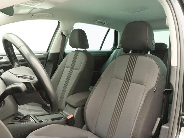 Volkswagen GOLF 1.2 TSi 110 Pk Automaat Allstar | Navigatie | 16 Inch | Stoelverwarming | Cruise | Privacy Glass | Parkeersensoren | 103.442 Km!!