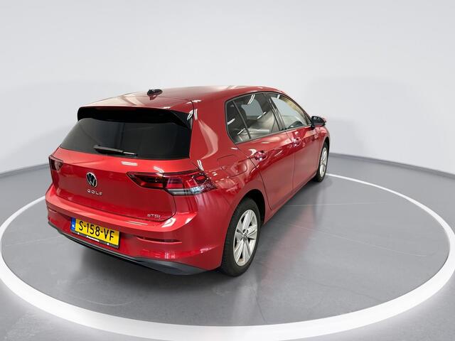 Volkswagen GOLF 1.0 110pk DSG eTSI Life · Apple/Android Car Play · Navigatie · P-Sensoren · Sfeerverlichting · Getint Glas · 16'' Inch · Garantie t/m 17-04-2027 of 100.000km