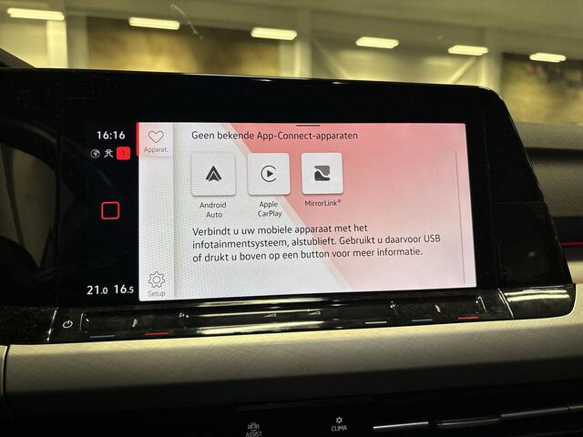 Volkswagen GOLF 1.0 110pk DSG eTSI Life · Apple/Android Car Play · Navigatie · P-Sensoren · Sfeerverlichting · Getint Glas · 16'' Inch · Garantie t/m 17-04-2027 of 100.000km