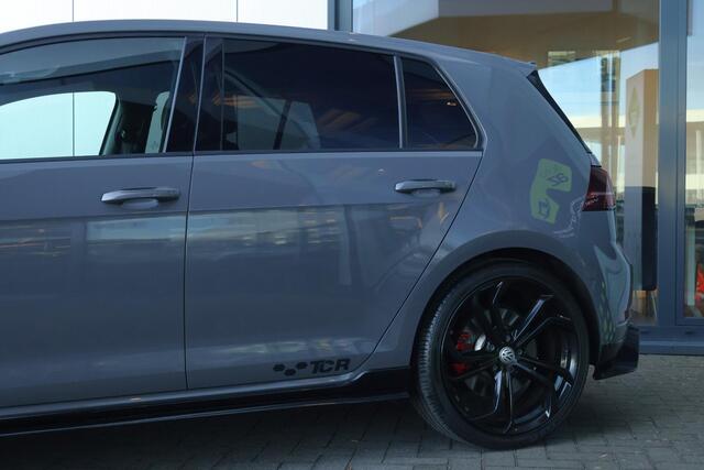 Volkswagen GOLF 2.0 TSI GTI TCR / Pure Grey
