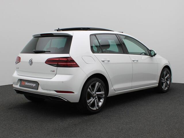 Volkswagen GOLF 1.4 TSI Highline 125PK DSG Pano-Schuifdak, Keyless, Adaptieve Cruise Controle, Digital Cockpit, Achteruitrijcamera, Alarm, Ergo Comfort stoel, Navi, Stoelverwarming, Trekhaak, 17" LM Velgen