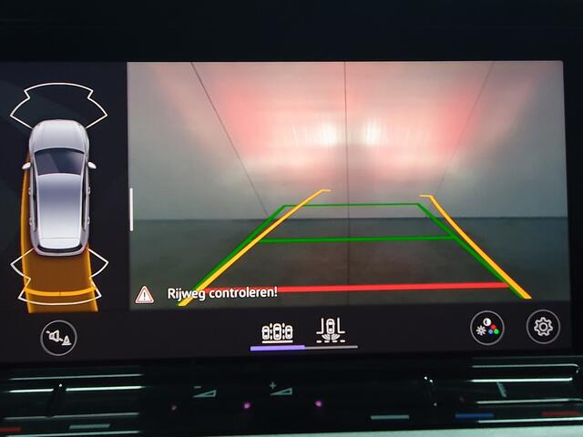 Volkswagen GOLF 1.0 eTSI Life Business NAVI/DIG.COCKPIT/LED/CLIMA/LMV