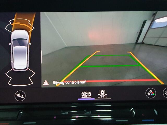 Volkswagen GOLF 1.0 eTSI Life Business NAVI/DIG.COCKPIT/LED/CLIMA/LMV