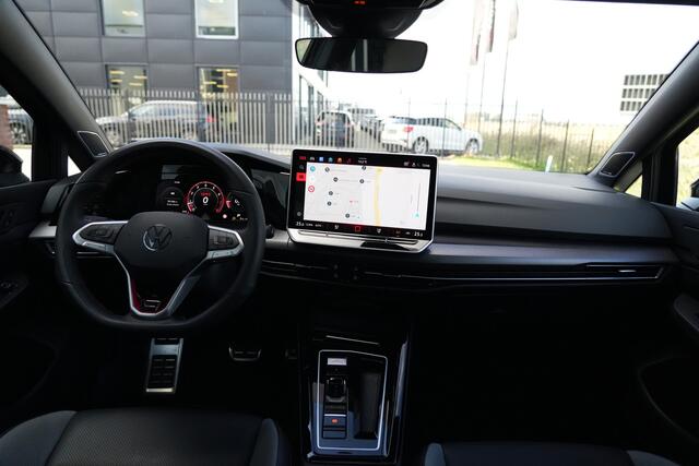 Volkswagen GOLF 8.5 2.0 TSI GTI Clubsport 300pk Akrapovic/Panoramadak/360Camera