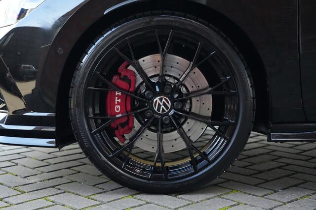 Volkswagen GOLF 8.5 2.0 TSI GTI Clubsport 300pk Akrapovic/Panoramadak/360Camera