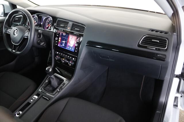 Volkswagen GOLF Variant 1.0 TSI Sound / CarPlay / ACC / Clima / 4S banden
