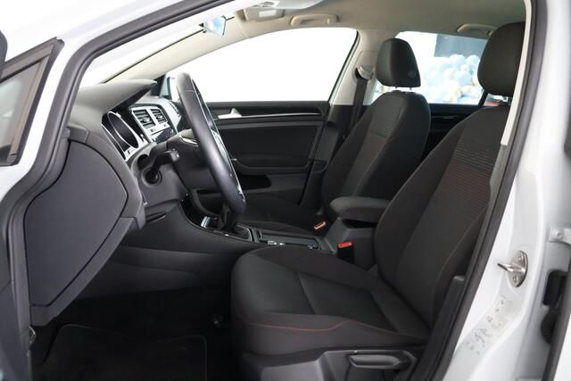 Volkswagen GOLF Variant 1.0 TSI Sound / CarPlay / ACC / Clima / 4S banden