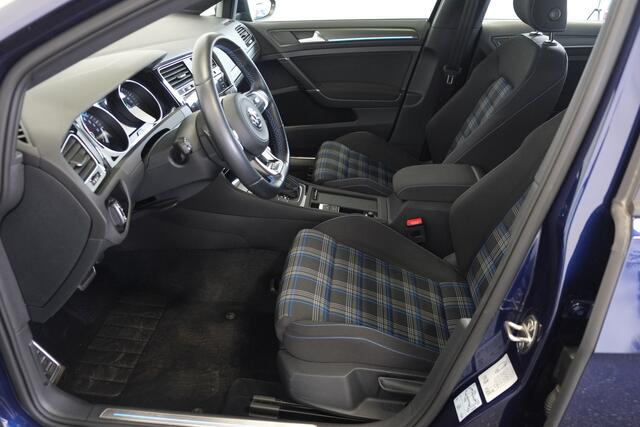 Volkswagen GOLF 1.4 TSI PHEV GTE / LED / ACC / CarPlay / Standkachel