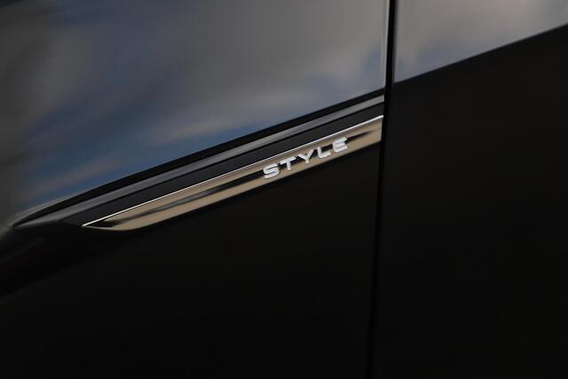 Volkswagen GOLF 1.5 TSI Style 131PK Panoramadak 17 inch LMV LED Carplay Android Navigatie Adaptive Cruise Rijstrooksensor Parkeersensor ErgoActive