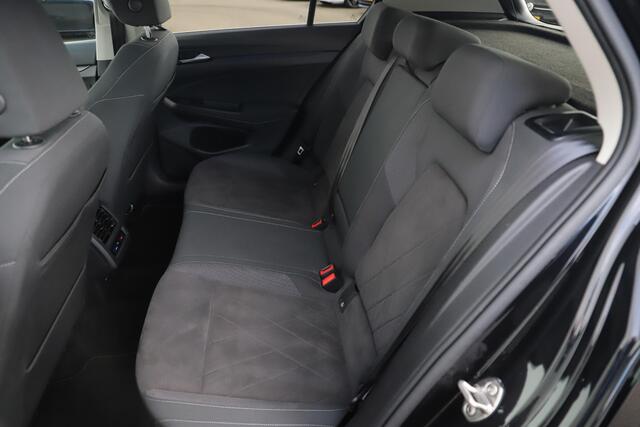 Volkswagen GOLF 1.5 TSI Style 131PK Panoramadak 17 inch LMV LED Carplay Android Navigatie Adaptive Cruise Rijstrooksensor Parkeersensor ErgoActive