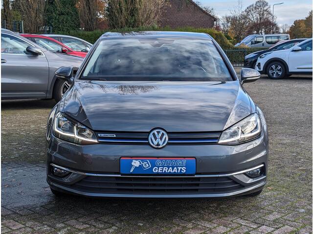 Volkswagen GOLF 1.5 TSI Highline | Automaat, Digitaal Display, Dodehoekherkenning, Lane assist, Camera, Navigatie, zeer luxe!