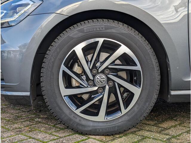 Volkswagen GOLF 1.5 TSI Highline | Automaat, Digitaal Display, Dodehoekherkenning, Lane assist, Camera, Navigatie, zeer luxe!