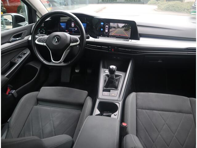 Volkswagen GOLF 1.5 TSI Life Business / LED