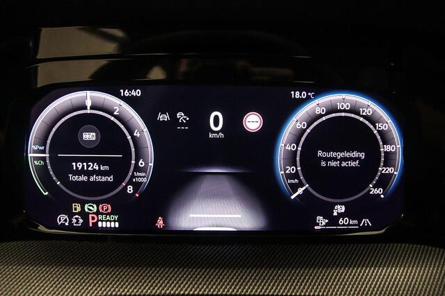 Volkswagen GOLF 1.5 eHybrid GTE 272pk DSG Automaat, Panoramadak, Trekhaak, Lederen bekleding, Stoelverwarming, Black style, Achteruitrijcamera, Elektrisch verstelbare stoel, Dodehoeksensor, Adaptief onderstel