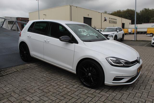 Volkswagen GOLF 1.4 TSI Automaat Achteruitrijcamera/Navigatie/Apple carplay/Led koplampen/Licht metalen velgen/Inklapbare spiegels