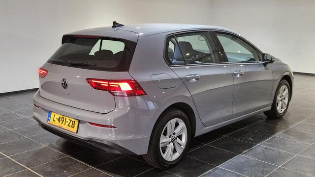 Volkswagen GOLF 1.0 TSI Life | Digitaal dashboard | Sfeerverlichting | Adaptive Cruisecontrol |