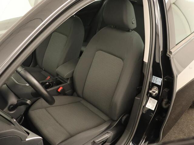 Volkswagen GOLF 1.0 TSI | Carplay | Trekhaak | Full LED | Climate control | Digital Cockpit | Speedlimiter | Bluetooth | Lichtsensor