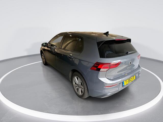 Volkswagen GOLF 1.0 TSI 110pk Life · Apple/Android Car Play · Navigatie · Sfeerverlichting · P-Sensoren · Getint Glas · 16'' Inch · Garantie t/m 03-07-2027 of 100.000km