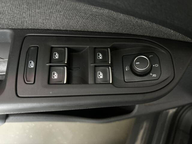 Volkswagen GOLF 1.0 TSI 110pk Life · Apple/Android Car Play · Navigatie · Sfeerverlichting · P-Sensoren · Getint Glas · 16'' Inch · Garantie t/m 03-07-2027 of 100.000km