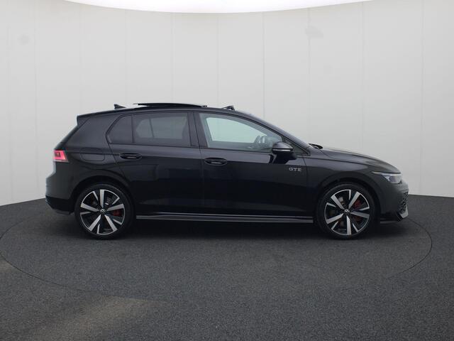 Volkswagen GOLF 1.5eHybrid 200kW/272PK GTE DSG · Panoramadak · Head-up Display · Leder · Trekhaak · Elektrisch verstelbare stoel · Garantie t/m 20-01-2027 of 100.000km