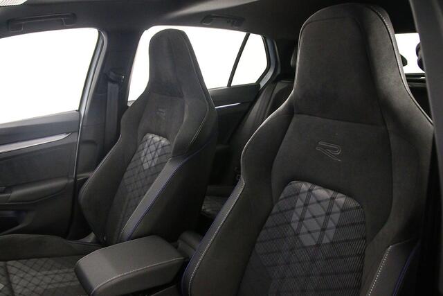 Volkswagen GOLF R-Line Edition 1.5 eTSI 150pk DSG Automaat Panoramadak, Harman Kardon audio, LED matrix koplampen, Adaptive cruise control