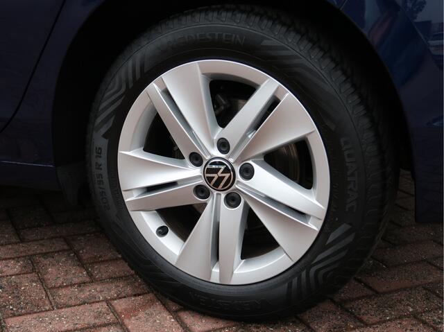 Volkswagen GOLF 1.0 TSI Life | navigatie | carplay | adapt cruise |