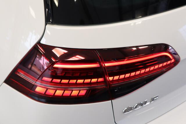 Volkswagen GOLF 1.5 TSI Highline Business R 2x R-line Panoramadak Full-led