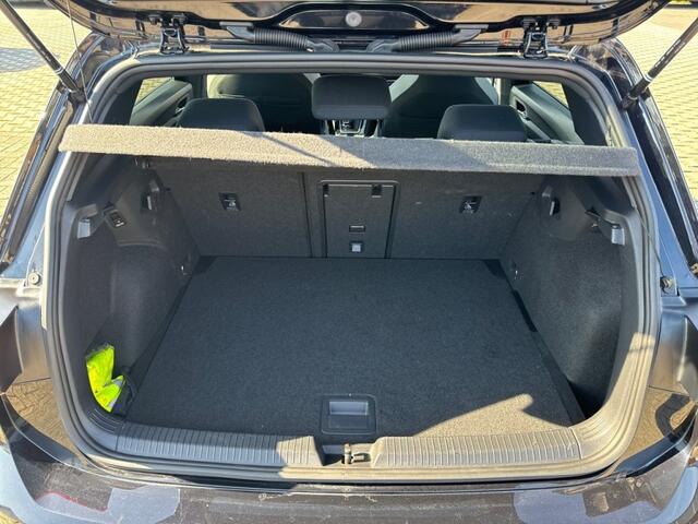 Volkswagen GOLF 2.0 TDI DSG GTD PANO-DAK/TREKHAAK/CAMERA/HenK/NAVI/ACC/STOELVERW