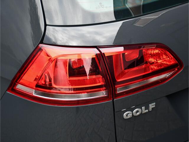 Volkswagen GOLF Variant 1.4 TSI 126pk Connected Series Massagestoelen+verw. Cruise Navi Camera Park.sens V+A