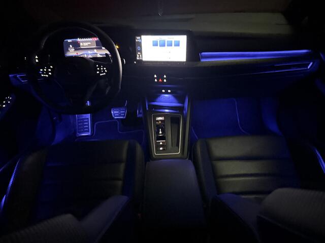 Volkswagen GOLF 8R 2.0 TSI R 4Motion Performance AKRA PANO