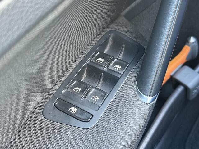 Volkswagen GOLF Variant BJ 2018 1.0 TSI 111 PK Comfortline NIEUW BINNEN!