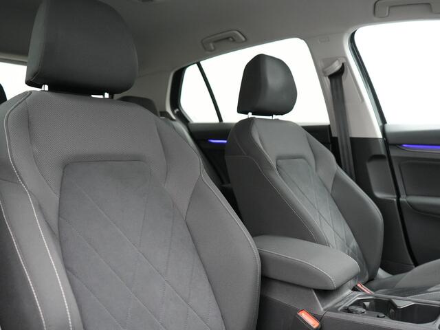 Volkswagen GOLF 1.4 eHybrid Style Plug In Hybrid 204pk Dealer O.H PHEV | Adaptive Cruise | Sportstoelen Massage & Memory | IQ Light | Sfeerverlichting | Apple Carplay | Stoelen & Stuur Verwarmd | Virtual | Navigatie | DAB |