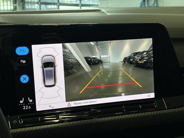 Volkswagen GOLF Variant 1.5 TSI 130pk R-Line · Camera · LED Matrix · Zwart Optiek · Side Assist · ACC · Stuur- & Stoelverwarming · Sfeerverlichting · Apple/Android Car Play ·