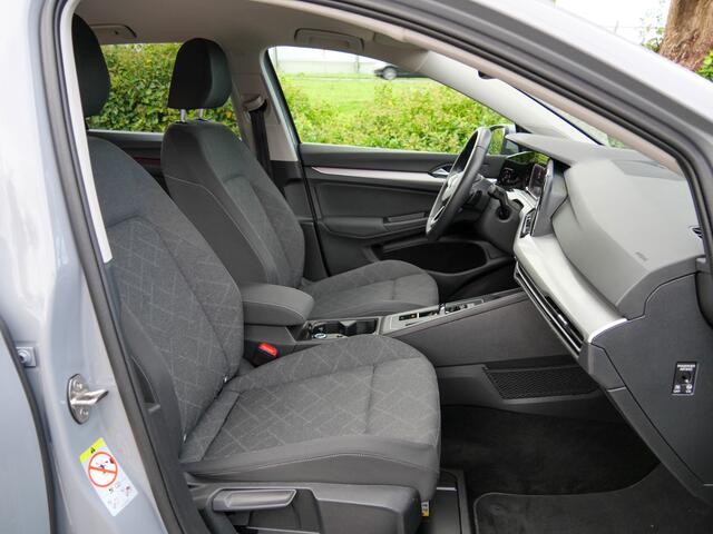 Volkswagen GOLF 1.5 eTSI 150PK Automaat Style | NAVIGATIE | CARPLAY | CRUISE CONTROL |