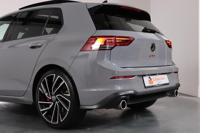 Volkswagen GOLF 2.0 TSI GTI, 245PK, Panoramadak, Camera, Carplay, ACC, Blind spot, Moonstone Grey