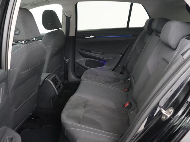 Volkswagen GOLF 1.5 eTSI Style | Panoramadak | Stoelverwarming | Trekhaak | Massage | Matrix LED | Camera | Carplay | Keyless | Demping Adaptief | Memory | Navigatie | Park Assist | File Assistent