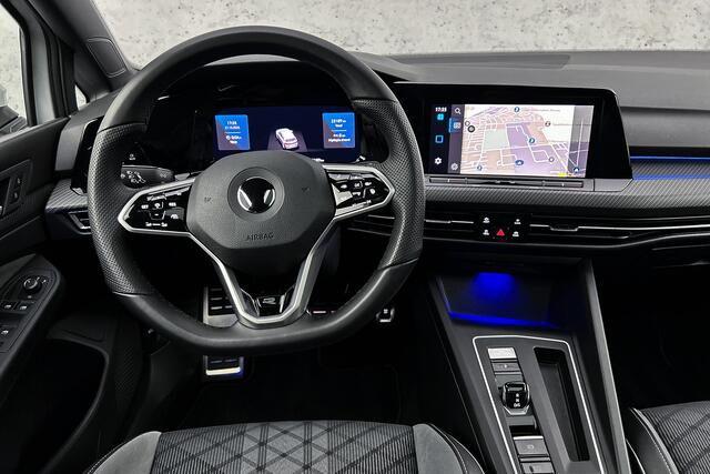 Volkswagen GOLF 1.5 eTSI R-Line Business+ | Panoramadak | Adaptieve cruise control | Stoelverwarming