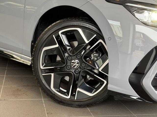 Volkswagen GOLF 1.5 R line Pano / 360 / H&K / Trekhaak